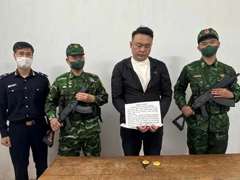 Bắt vụ vận chuyển vàng trái phép qua cửa khẩu quốc tế Móng Cái
