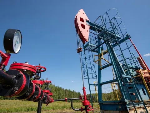 Giá xăng dầu hôm nay (18-3): Tăng mạnh trở lại