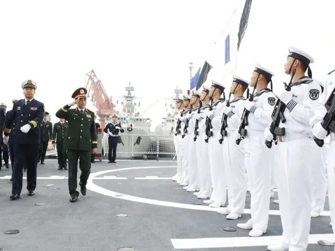 Bộ trưởng Quốc phòng Việt Nam và Trung Quốc dự Lễ khởi hành tuần tra liên hợp hải quân