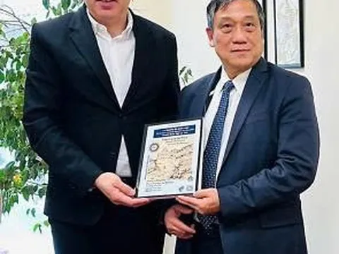 Hành trình tìm đến quê hương của giáo sĩ Francisco de Pina của võ sư Trần Nguyên Đạo