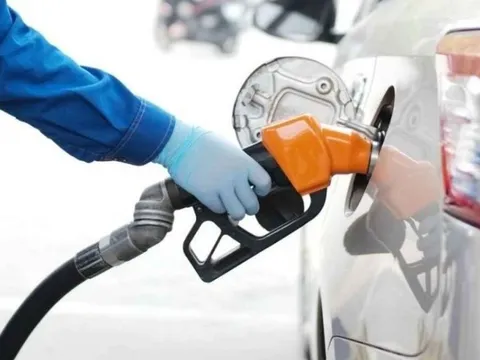 Giảm thuế đối với xăng, dầu từ 24 giờ ngày 26/3/2026