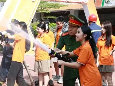 Kỹ năng sống và phòng cháy chữa cháy cho học sinh qua trải nghiệm thực tế