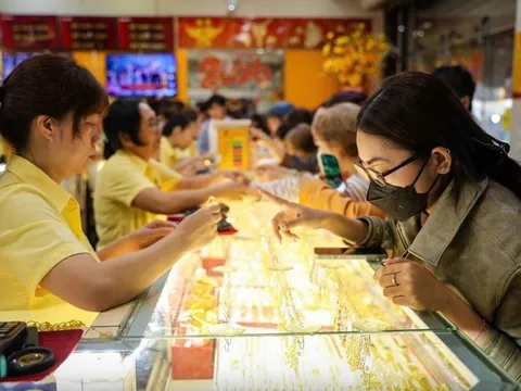 Giá vàng hôm nay (30-3): Neo cao