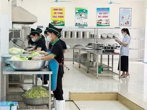 Bộ Y tế yêu cầu siết chặt việc kiểm tra, bảo đảm an toàn thực phẩm tại bếp ăn tập thể, trường học