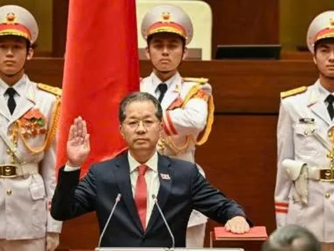 Chánh án Tòa án nhân dân tối cao Nguyễn Văn Quảng tuyên thệ nhậm chức