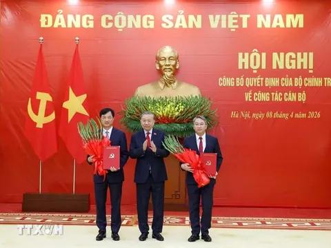 Trao quyết định bổ nhiệm Trưởng ban Tổ chức Trung ương và Chánh văn phòng Trung ương Đảng
