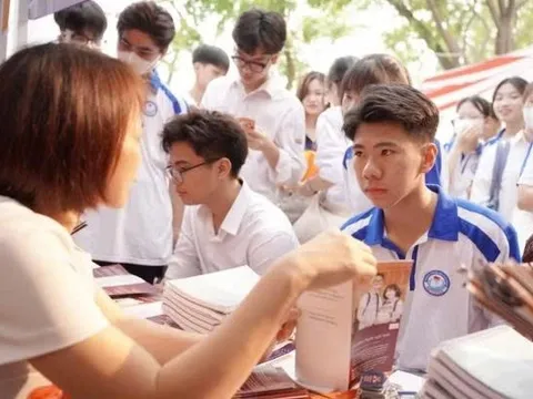 Ban hành quy định chuẩn nghề nghiệp giáo viên sơ cấp, trung cấp