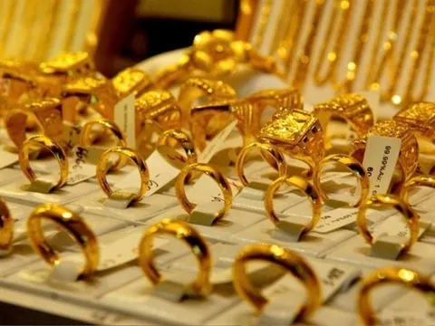 Giá vàng hôm nay (14-4): Trong nước đồng loạt giảm