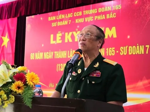 Trung đoàn 165 tiếp nối truyền thống anh hùng qua 60 năm xây dựng và trưởng thành