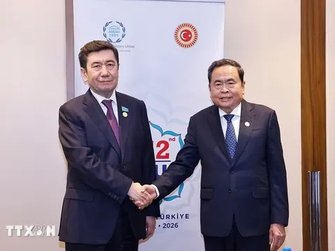 Chủ tịch Quốc hội Trần Thanh Mẫn tiếp xúc song phương nhân dịp tham dự IPU-152