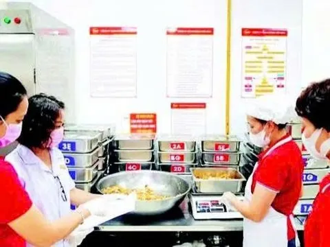 Bảo đảm an toàn thực phẩm tại bếp ăn trường học