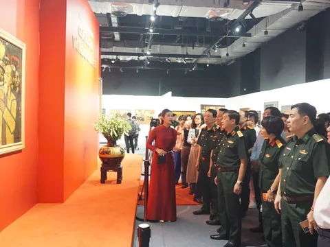 Từ ký ức chiến tranh đến sắc màu hòa bình qua 55 tác phẩm sơn mài