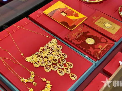 Giá vàng hôm nay (24-4): Giảm xuống mức thấp nhất trong nhiều tuần