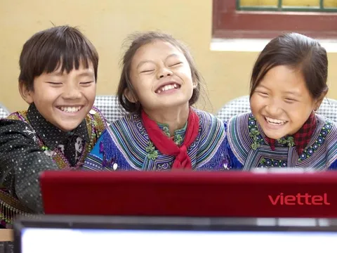 Lớp học trên đỉnh núi cao: Viettel thu hẹp khoảng cách số bằng internet