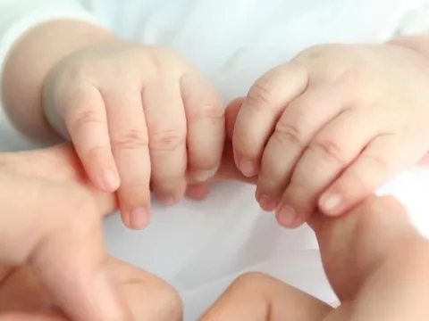 Thông qua 3 chính sách của Luật Nuôi con nuôi (sửa đổi)