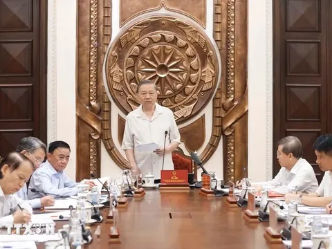 Hoàn thiện thể chế như một "chu trình sống"