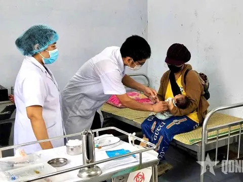 Bộ Y tế đề xuất phụ cấp ưu đãi nghề với người làm chuyên môn y tế thuộc lực lượng vũ trang