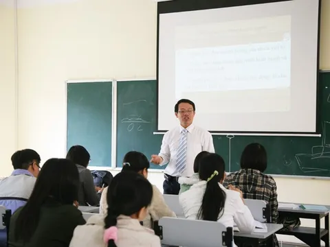 Mỗi viên chức chỉ được là giảng viên đồng cơ hữu của một cơ sở giáo dục