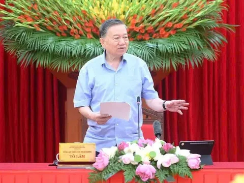 Chuyển mạnh từ “quản lý giáo dục” sang “quản trị phát triển giáo dục”
