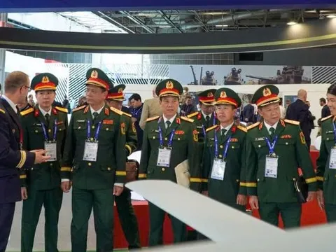 Việt Nam mở rộng hợp tác quốc phòng tại Triển lãm Eurosatory
