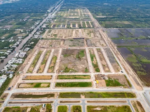 Áp lực tài chính nào phía sau quyết định đổi kế hoạch?