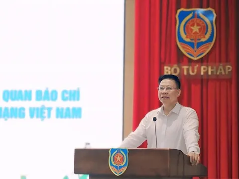 Báo chí - ‘cầu nối’ đưa pháp luật vào cuộc sống