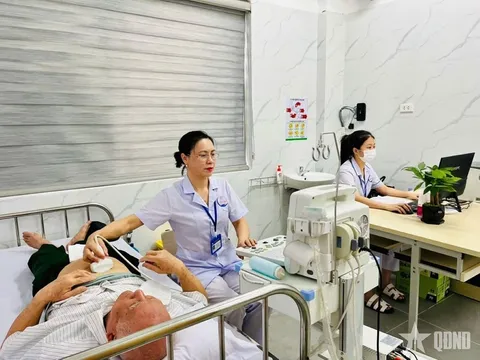 Đầu tư phát triển nhân lực y tế Thủ đô
