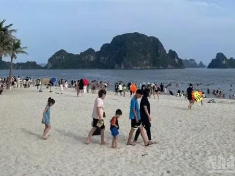 Cấp cứu làn da bị cháy nắng sau kỳ nghỉ ở biển