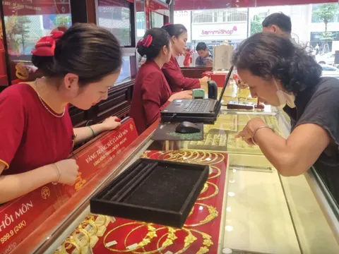 Giá vàng hôm nay (30-6): Đồng loạt giảm
