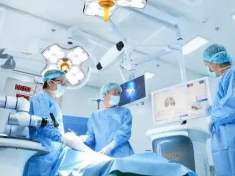 Phẫu thuật rô-bốt tạo động lực nâng tầm ngoại khoa