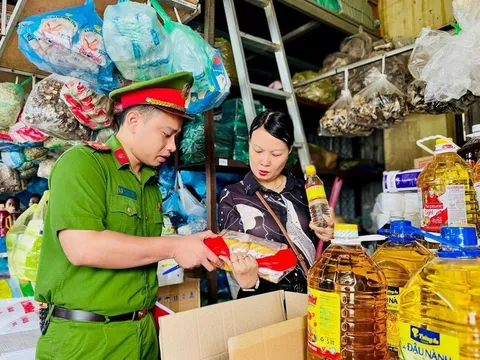 Siết quản lý thực phẩm từ khâu công bố đến lưu thông