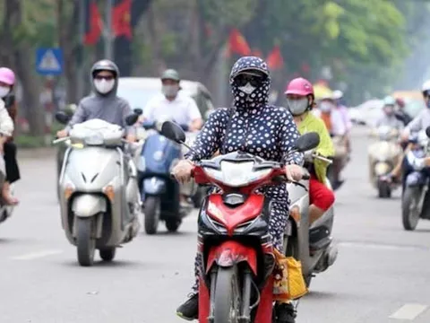 Thời tiết hôm nay (14-7): Bắc Bộ nắng nóng, Nam Bộ có mưa rào và dông