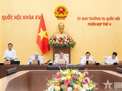 Đại tướng Phan Văn Giang trình dự án Luật Phòng, chống phổ biến vũ khí hủy diệt hàng loạt