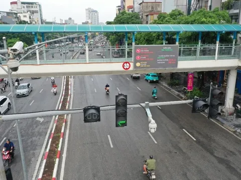 Hà Nội: Thêm tiện ích khi tham gia giao thông từ hệ thống màn LED thông minh