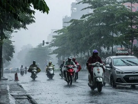 Thời tiết hôm nay (30-7): Mưa dông bao trùm nhiều khu vực, cảnh báo nguy cơ lốc, sét