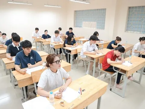 Giữ niềm tin vào học thật, thi thật