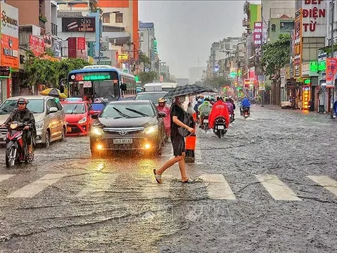 Thời tiết hôm nay (6-8): Mưa dông bao trùm cả nước