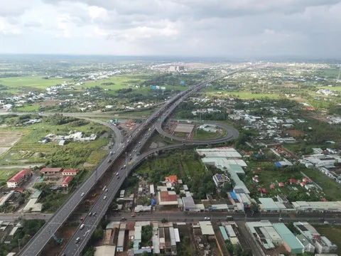 Nỗ lực hoàn thành 3 dự án cao tốc quan trọng khu vực phía Nam trong năm 2026