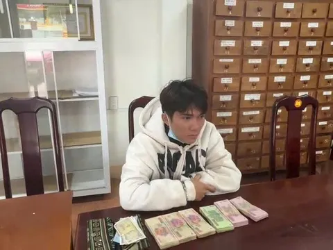 Vào xem cổng đám cưới đẹp, thanh niên có tiền án "tiện tay" móc cốp xe trộm hơn 80 triệu đồng