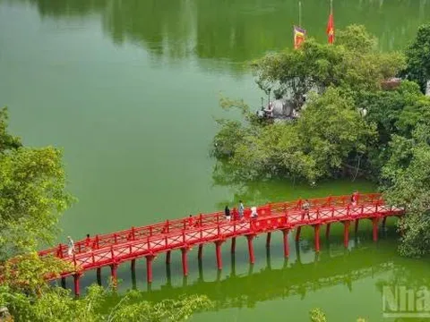 Phát triển sản phẩm du lịch liên vùng gắn với bản sắc riêng
