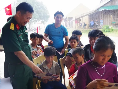 Nâng cao nhận thức pháp luật cho đồng bào vùng biên