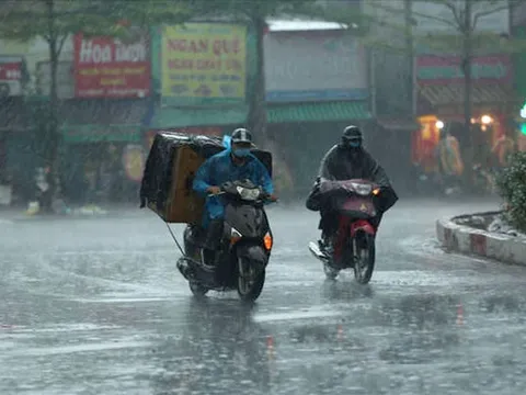 Thời tiết hôm nay (17-8): Mưa dông bao trùm nhiều khu vực, đề phòng lốc, sét và mưa đá