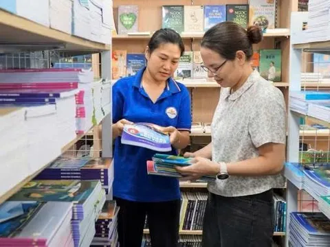 Bảo đảm cung ứng đủ sách giáo khoa trước năm học mới