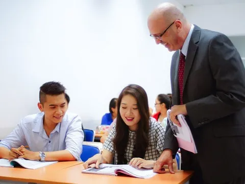 Cấp học bổng toàn phần cho 1.500 nhà khoa học trẻ, sinh viên xuất sắc đi đào tạo ở nước ngoài về công nghệ chiến lược