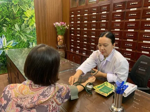 Thách thức và cơ hội phát huy thế mạnh của y học cổ truyền