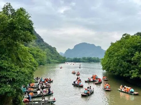 Ninh Bình tạm dừng nhiều tuyến tham quan du lịch do ảnh hưởng của mưa, bão