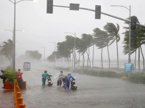 Thời tiết hôm nay (24-8): Bão số 4 cách Quảng Ninh khoảng 140km, Bắc Bộ mưa rất to