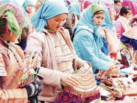 Du lịch “tiếp sức” cho làng nghề