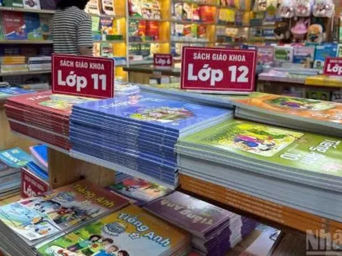 Tiếp tục tăng cường nguồn cung, in bổ sung sách giáo khoa, sách bài tập để phát hành theo nhu cầu thực tế
