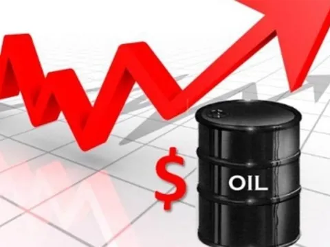 Giá xăng dầu hôm nay (10-9): Giá dầu thế giới vượt mốc 100 USD/thùng